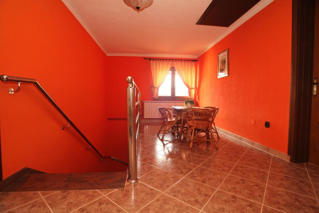 Rooms Markovic Оточац Экстерьер фото