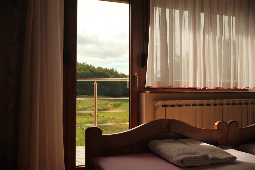 Rooms Markovic Оточац Номер фото